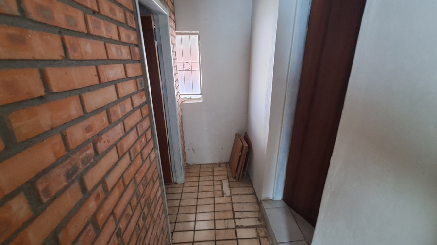 11 Bedroom Property for Sale in Brandwag Free State